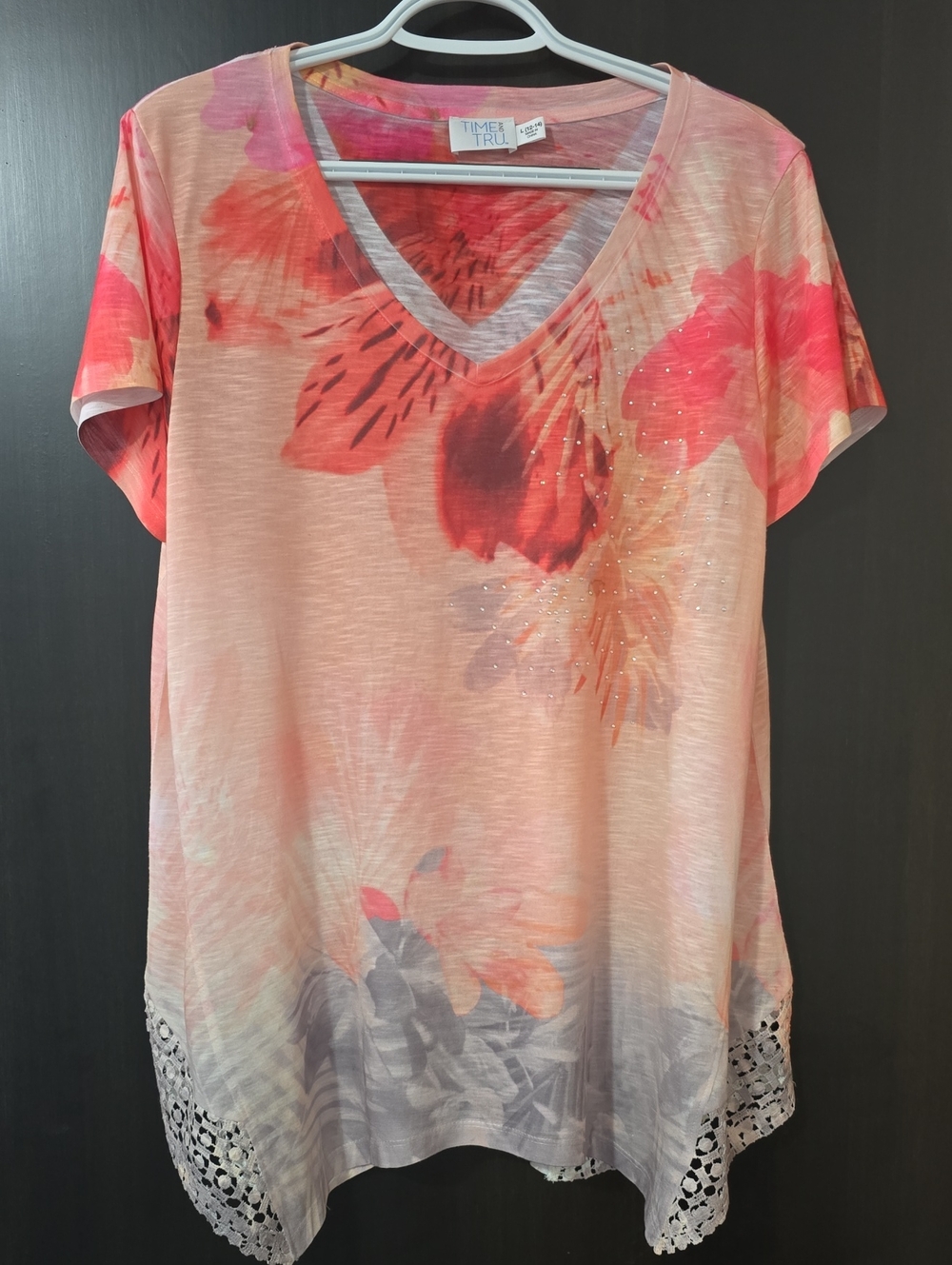 Time and Tru Pink Coral Floral V-Neck Short Sleeve Top